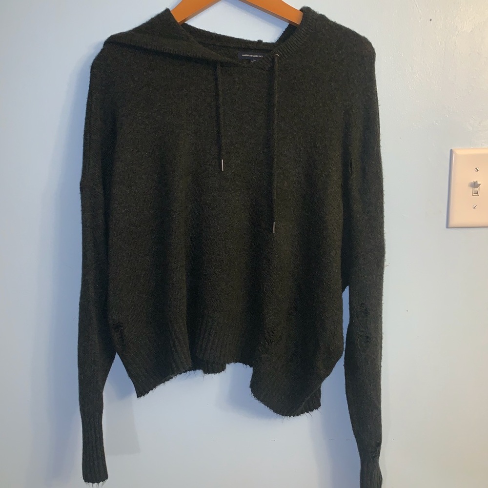 Ripped up grey AEO sweater || M